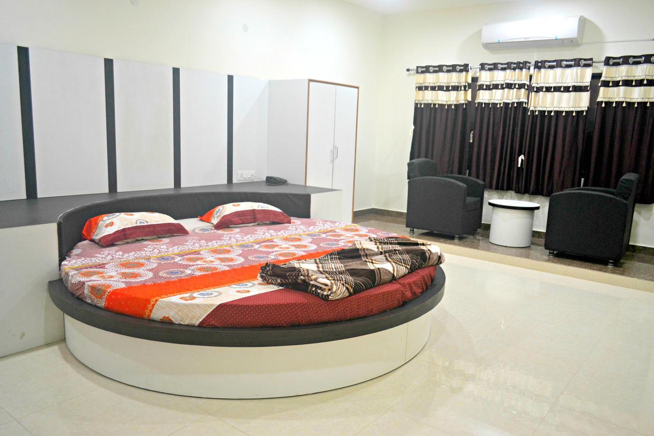 Hotel Bhammars Balangir Room photo